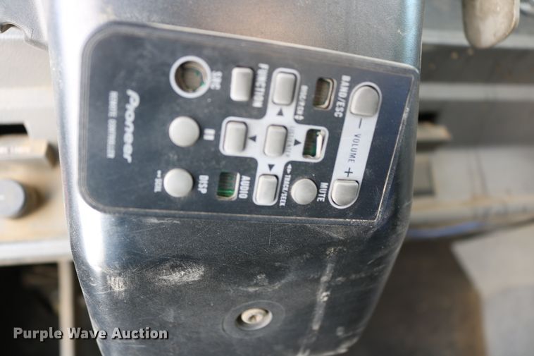 image for item DD6084 1992 Mack CH613 semi truck