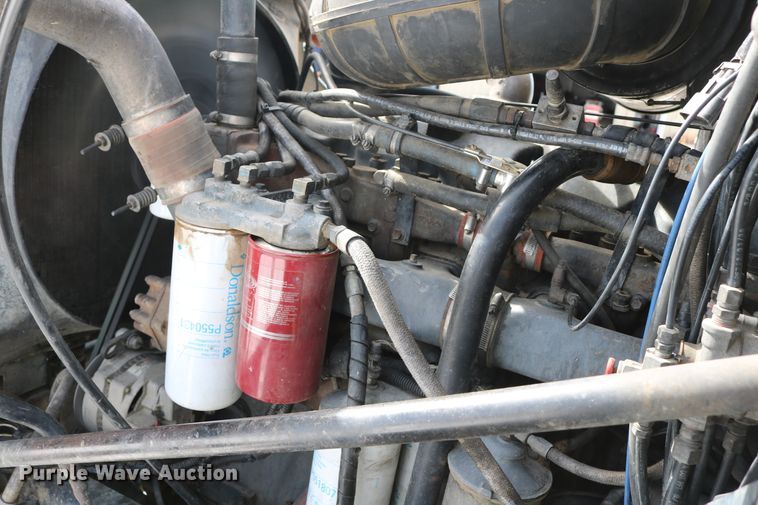 image for item DD6084 1992 Mack CH613 semi truck