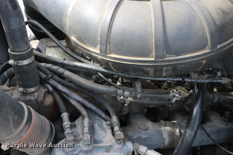 image for item DD6084 1992 Mack CH613 semi truck