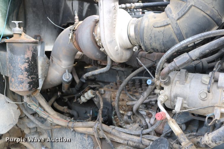 image for item DD6084 1992 Mack CH613 semi truck