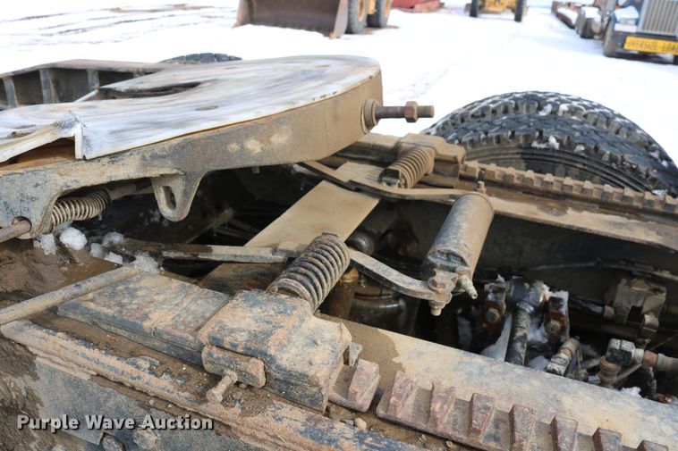 image for item DD6084 1992 Mack CH613 semi truck