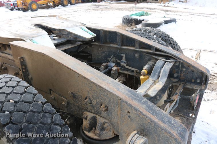 image for item DD6084 1992 Mack CH613 semi truck