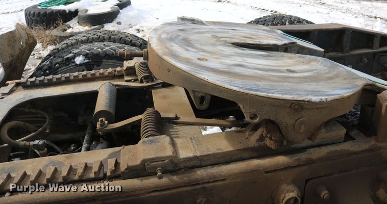 image for item DD6084 1992 Mack CH613 semi truck