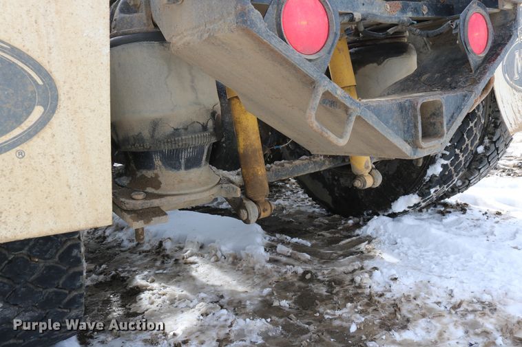 image for item DD6084 1992 Mack CH613 semi truck