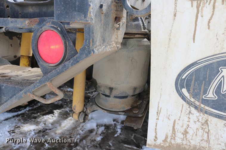 image for item DD6084 1992 Mack CH613 semi truck