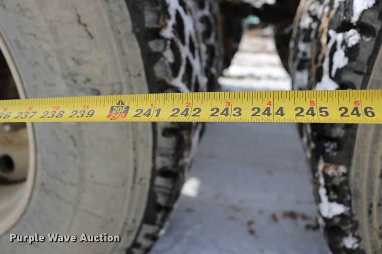 image for item DD6084 1992 Mack CH613 semi truck