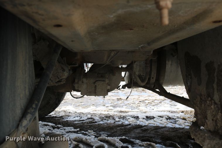 image for item DD6084 1992 Mack CH613 semi truck