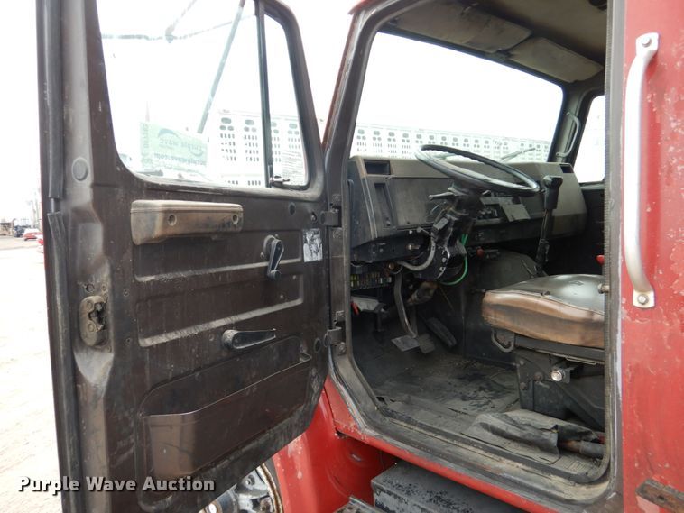 image for item DF7362 1990 International 4900 dump truck