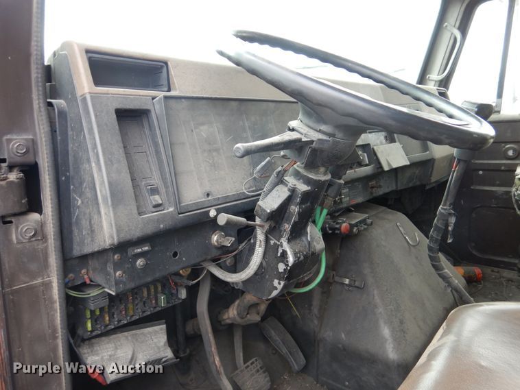 image for item DF7362 1990 International 4900 dump truck