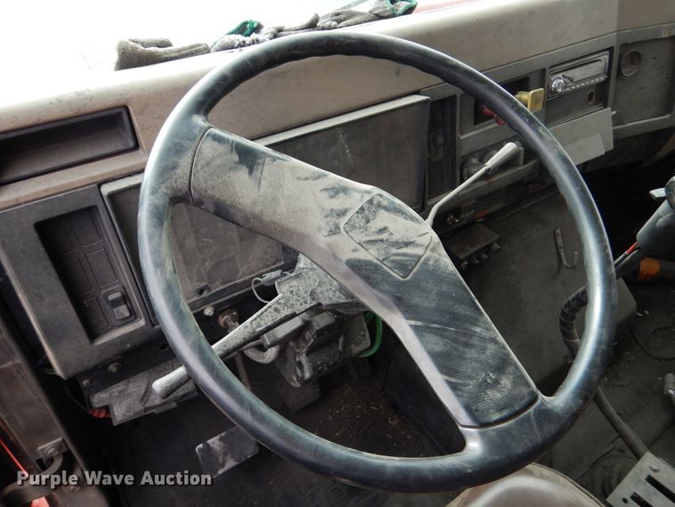 image for item DF7362 1990 International 4900 dump truck