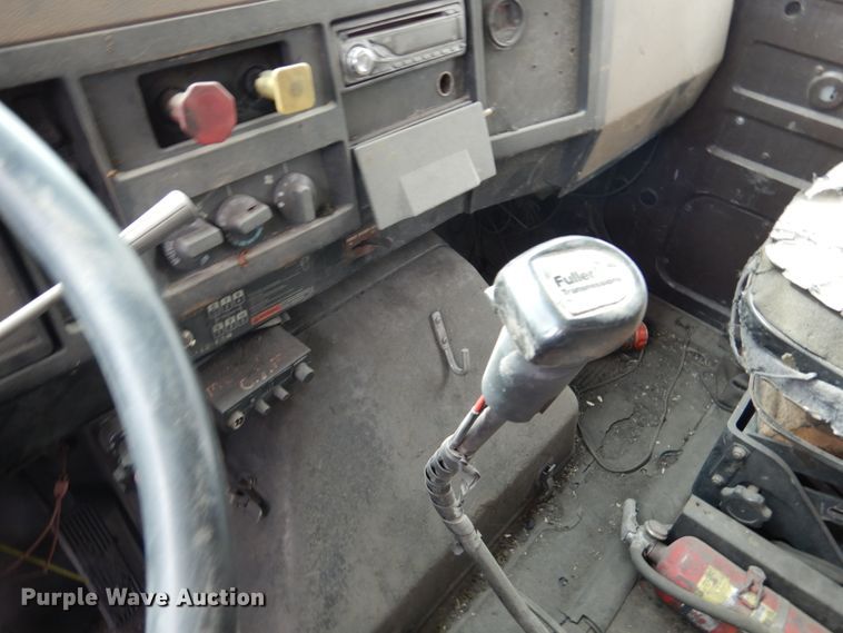 image for item DF7362 1990 International 4900 dump truck