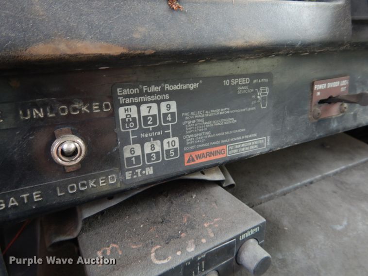 image for item DF7362 1990 International 4900 dump truck