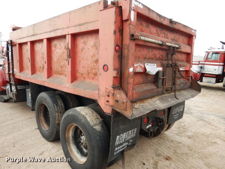 image for item DF7362 1990 International 4900 dump truck