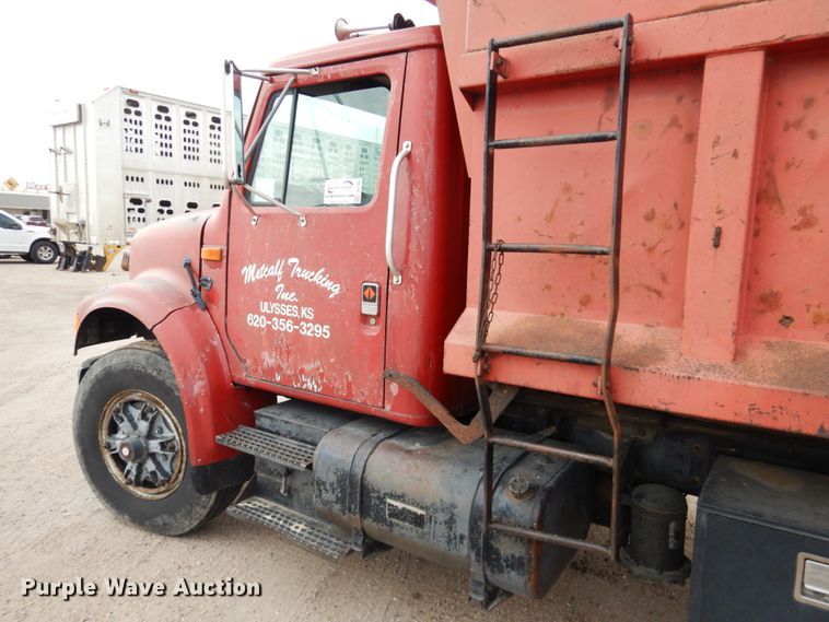 image for item DF7362 1990 International 4900 dump truck