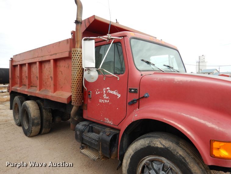 image for item DF7362 1990 International 4900 dump truck