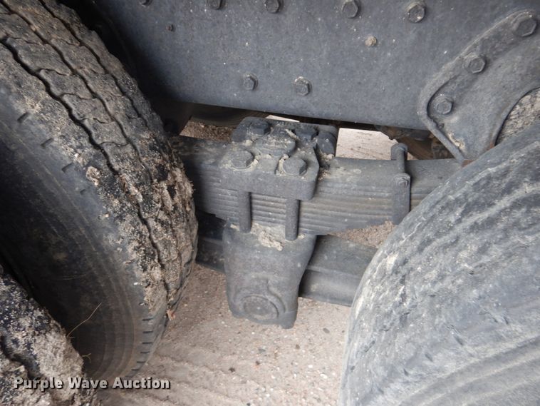 image for item DF7362 1990 International 4900 dump truck