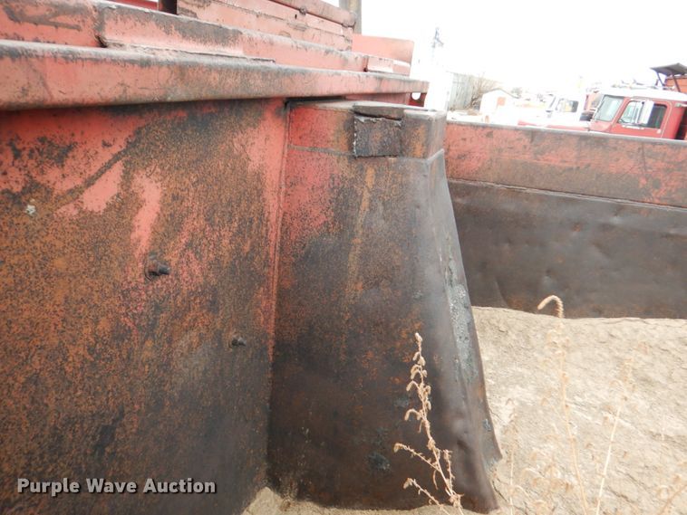 image for item DF7362 1990 International 4900 dump truck