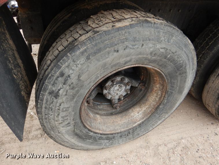 image for item DF7362 1990 International 4900 dump truck