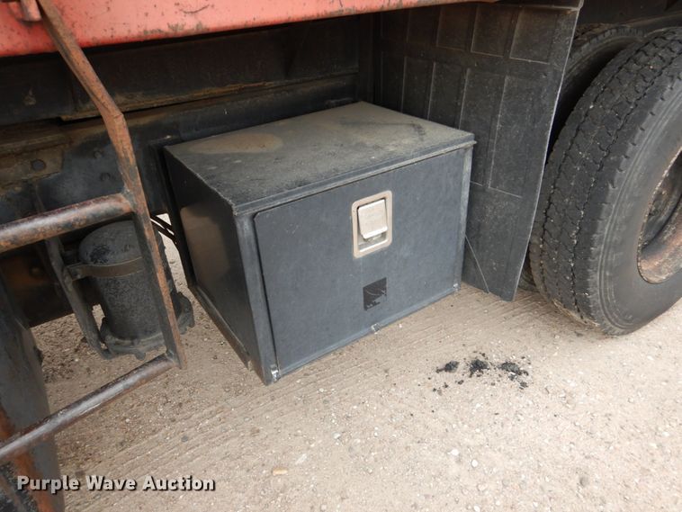 image for item DF7362 1990 International 4900 dump truck