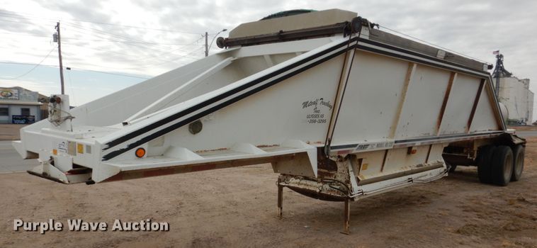 image for item DF7365 2000 Red River BD237 bottom dump trailer