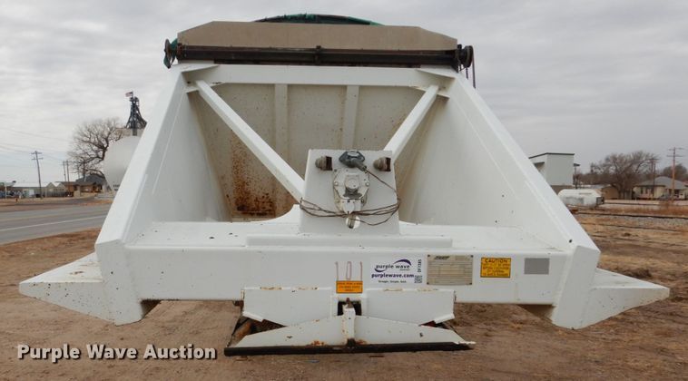 image for item DF7365 2000 Red River BD237 bottom dump trailer