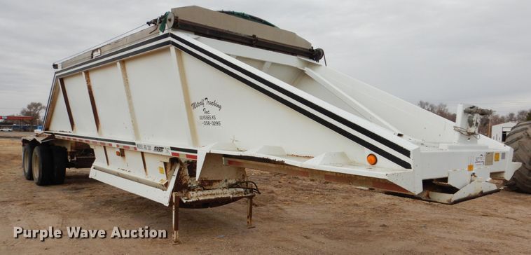image for item DF7365 2000 Red River BD237 bottom dump trailer