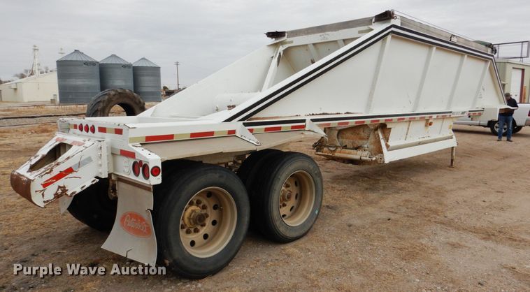 image for item DF7365 2000 Red River BD237 bottom dump trailer