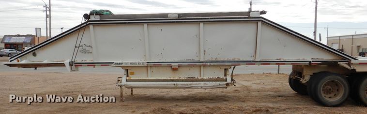 image for item DF7365 2000 Red River BD237 bottom dump trailer