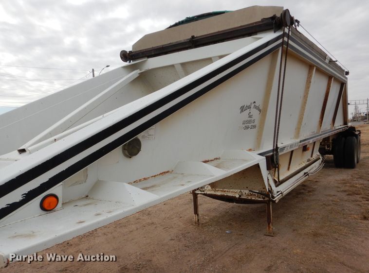 image for item DF7365 2000 Red River BD237 bottom dump trailer