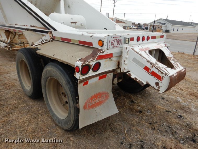 image for item DF7365 2000 Red River BD237 bottom dump trailer