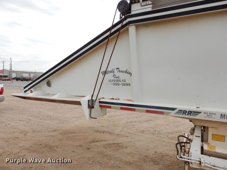 image for item DF7365 2000 Red River BD237 bottom dump trailer