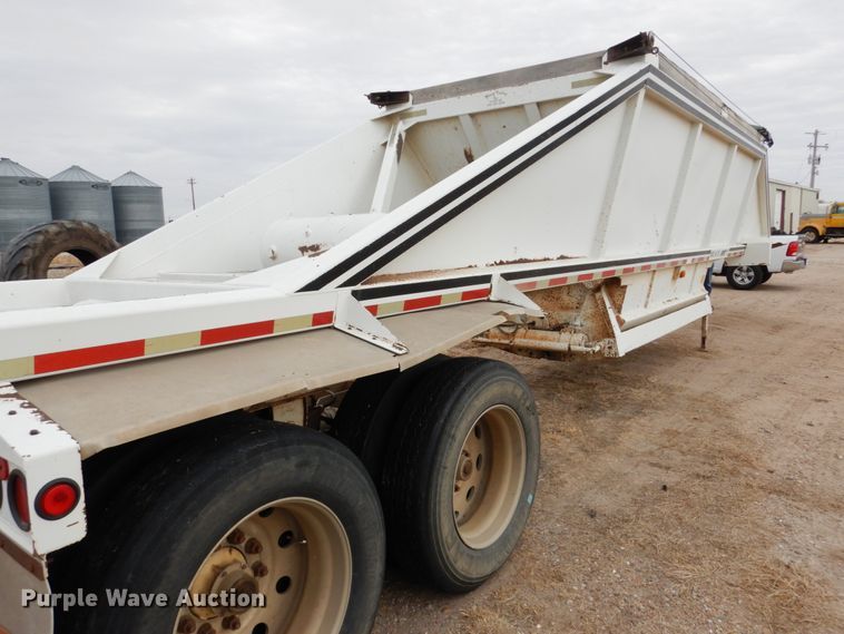 image for item DF7365 2000 Red River BD237 bottom dump trailer