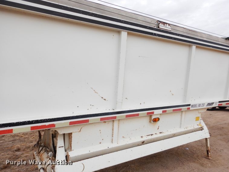 image for item DF7365 2000 Red River BD237 bottom dump trailer