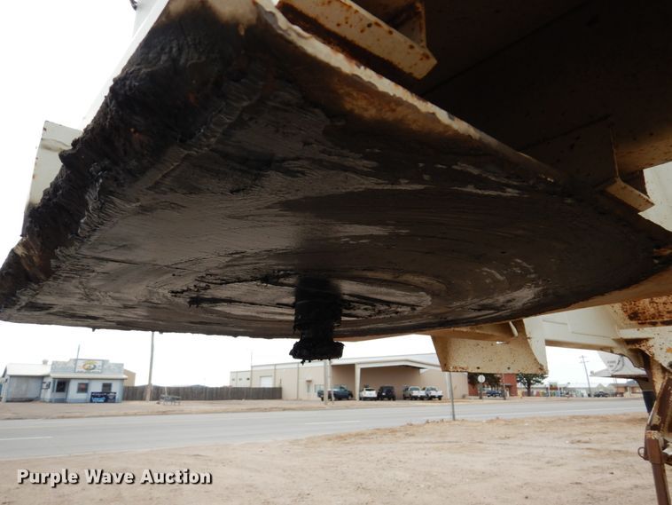 image for item DF7365 2000 Red River BD237 bottom dump trailer