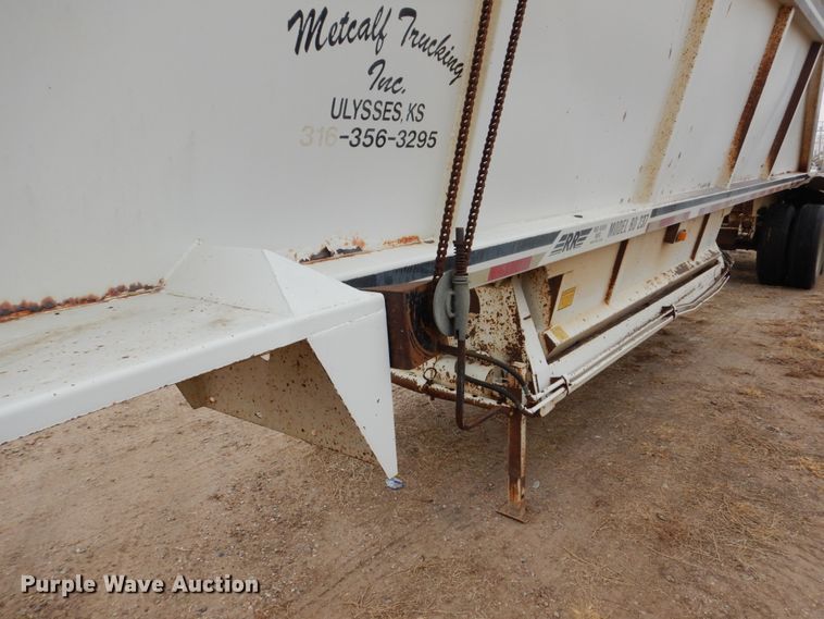 image for item DF7365 2000 Red River BD237 bottom dump trailer