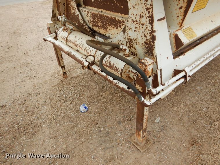 image for item DF7365 2000 Red River BD237 bottom dump trailer