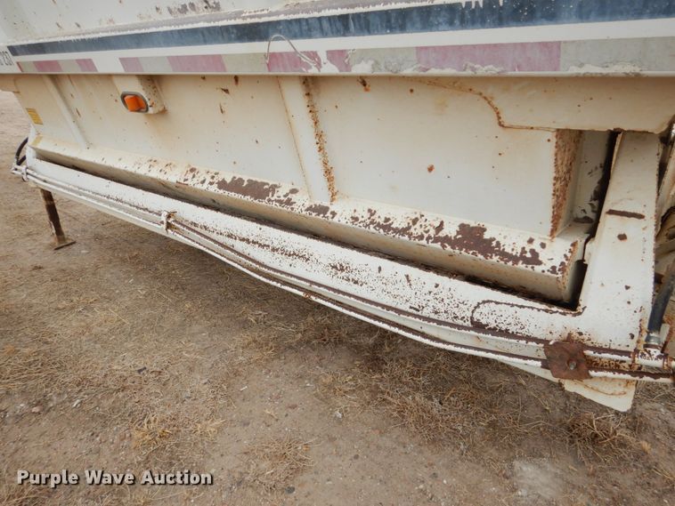 image for item DF7365 2000 Red River BD237 bottom dump trailer