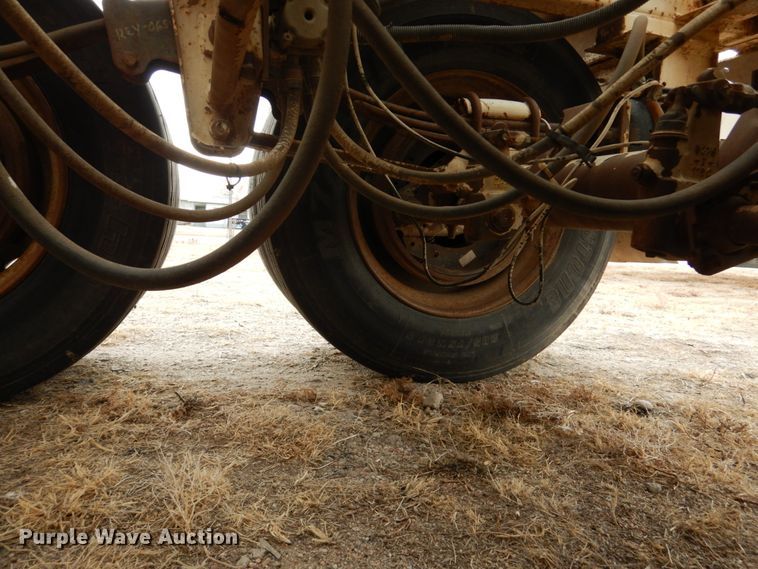 image for item DF7365 2000 Red River BD237 bottom dump trailer