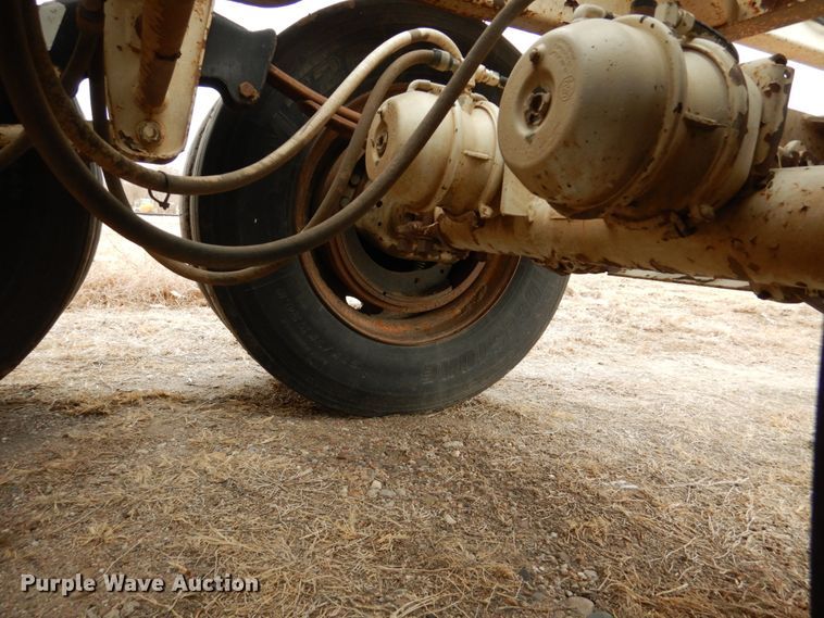 image for item DF7365 2000 Red River BD237 bottom dump trailer