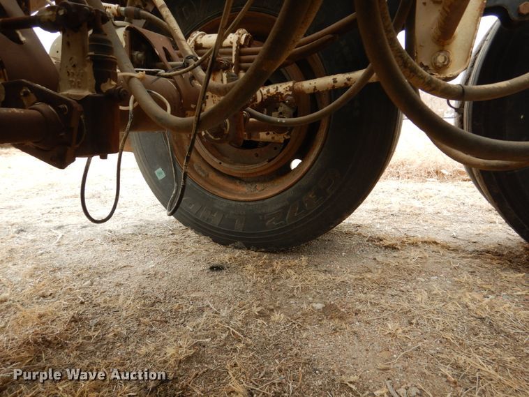 image for item DF7365 2000 Red River BD237 bottom dump trailer