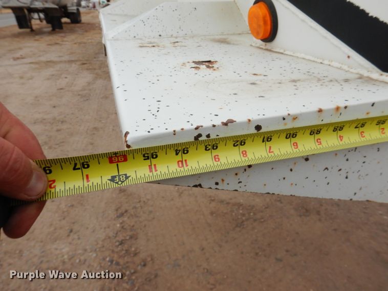 image for item DF7365 2000 Red River BD237 bottom dump trailer