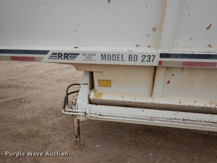 image for item DF7365 2000 Red River BD237 bottom dump trailer