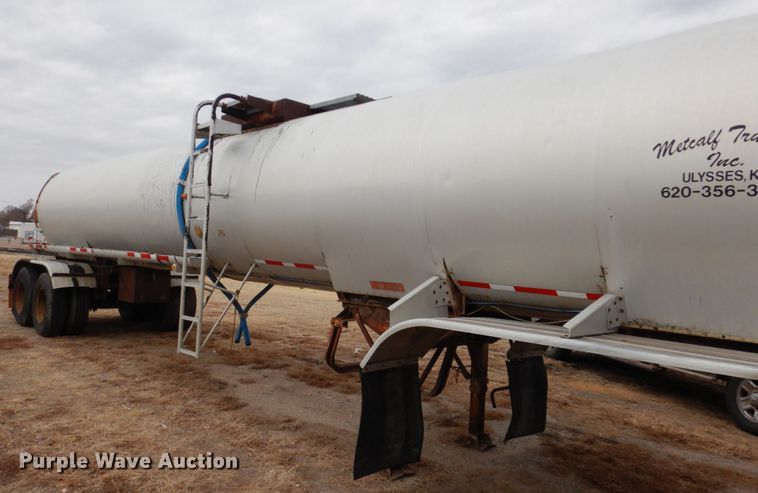 image for item DF7366 1979 Pullman Trailmobile T43I-12AF tank trailer