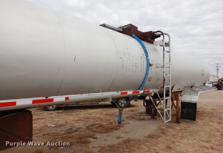 image for item DF7366 1979 Pullman Trailmobile T43I-12AF tank trailer