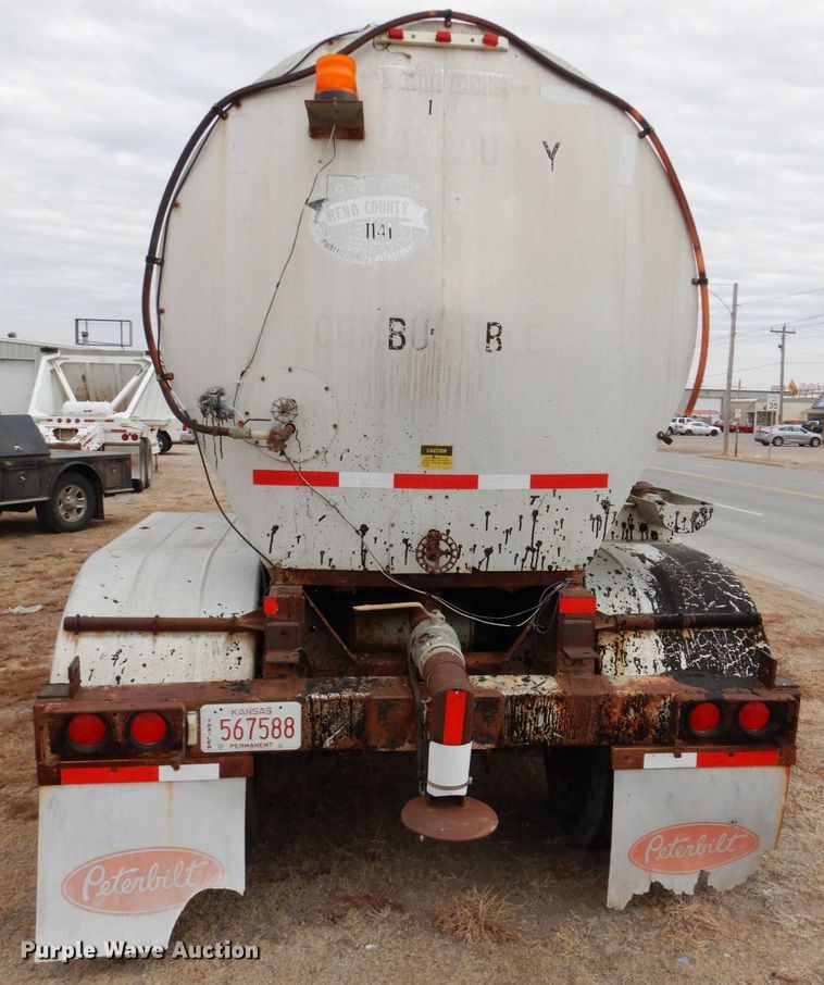 image for item DF7366 1979 Pullman Trailmobile T43I-12AF tank trailer