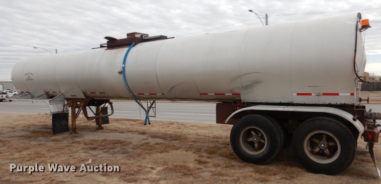 image for item DF7366 1979 Pullman Trailmobile T43I-12AF tank trailer