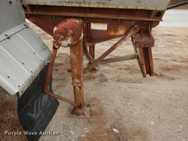 image for item DF7366 1979 Pullman Trailmobile T43I-12AF tank trailer