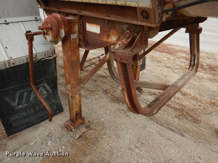 image for item DF7366 1979 Pullman Trailmobile T43I-12AF tank trailer