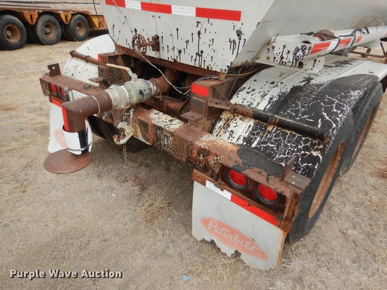 image for item DF7366 1979 Pullman Trailmobile T43I-12AF tank trailer