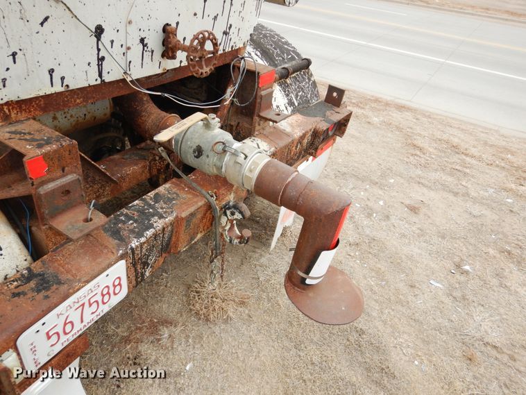 image for item DF7366 1979 Pullman Trailmobile T43I-12AF tank trailer